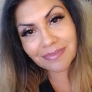 Meet your Posher, Alicia